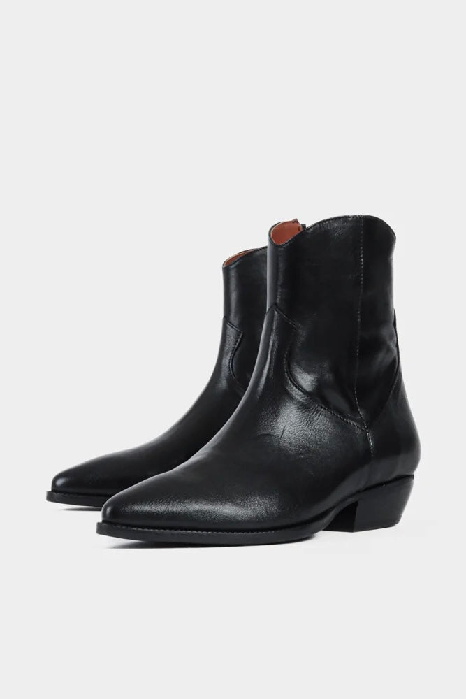 Berry Vitello Boots