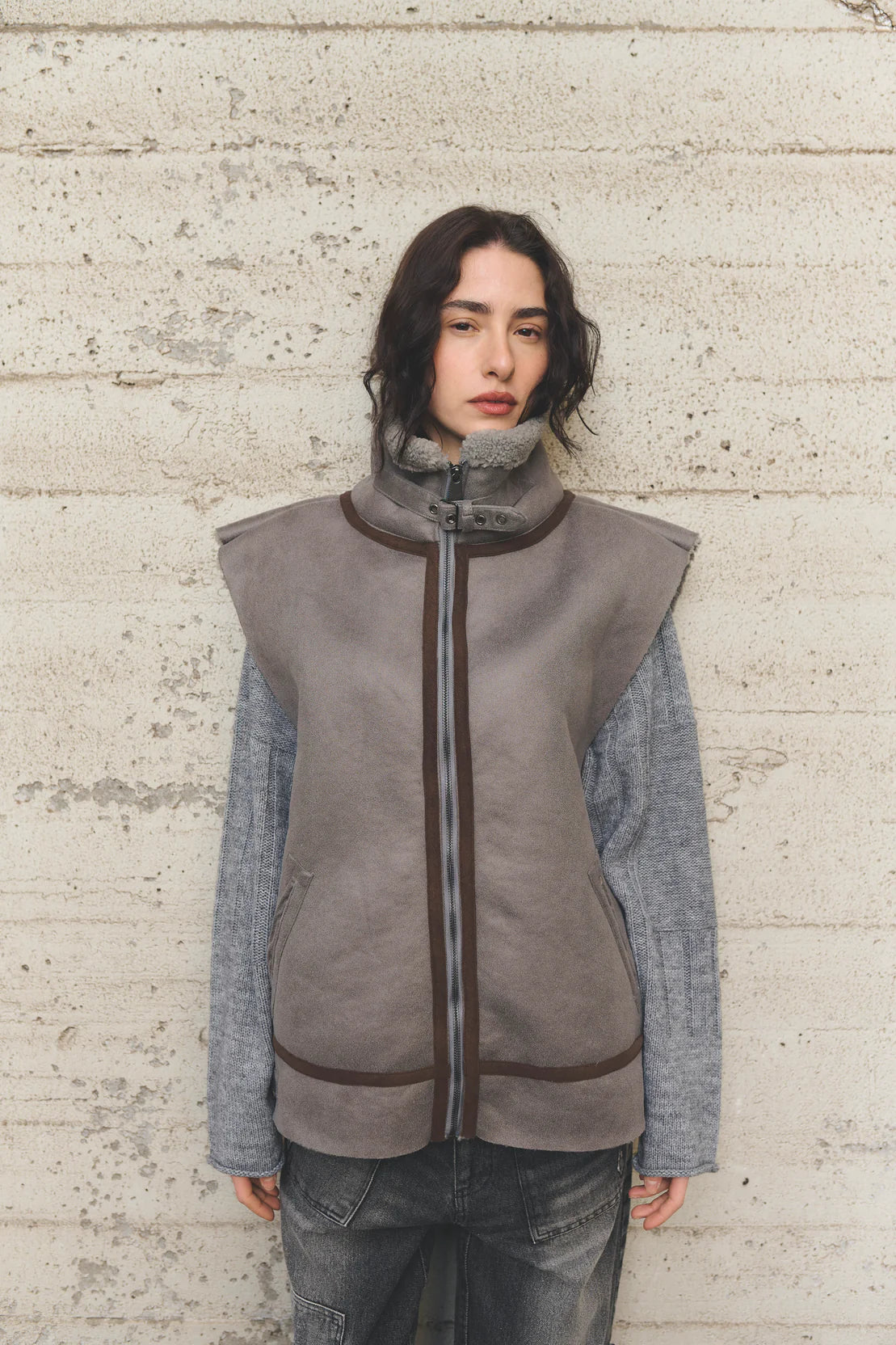 Miley Vest Grey