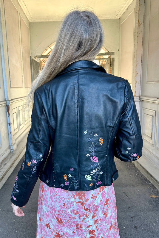 Skindjakke med broderi