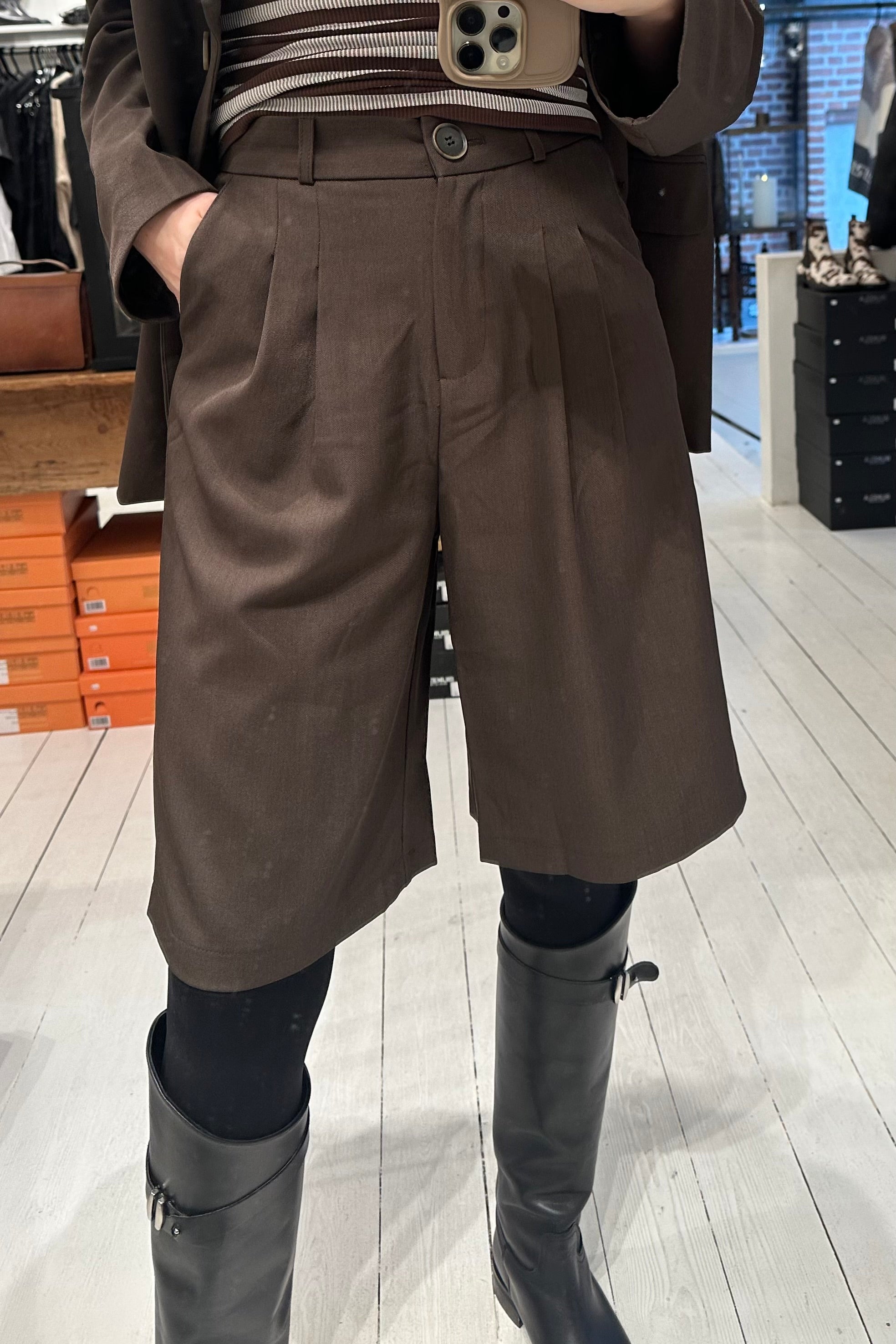 Monica Long Shorts Choko