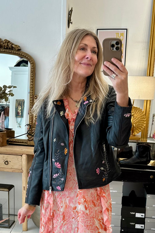 Skindjakke med broderi