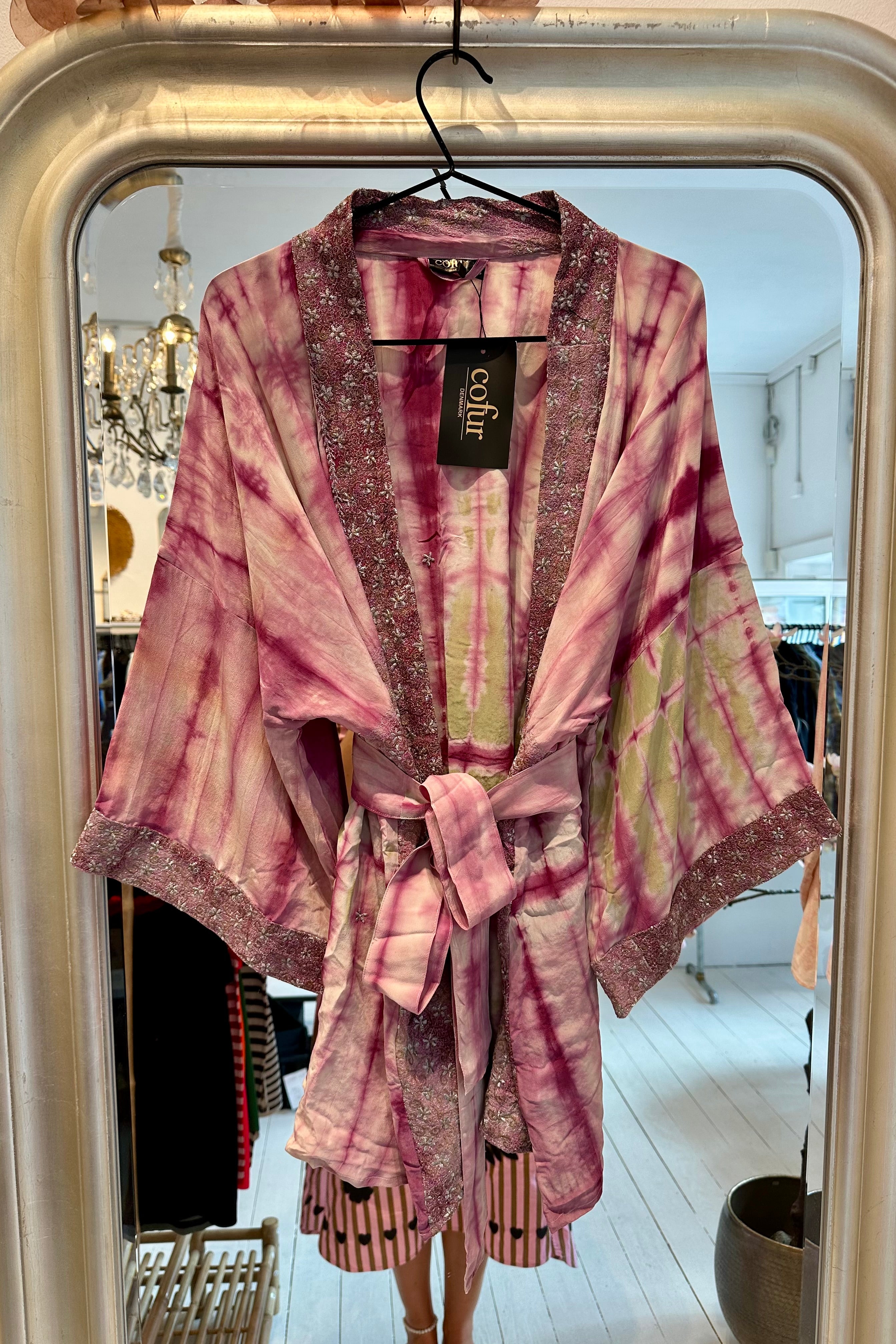 Dubai kimono Kort No. 4