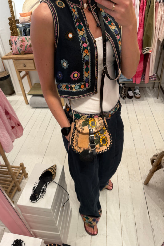 Taske M/ broderi light🌻