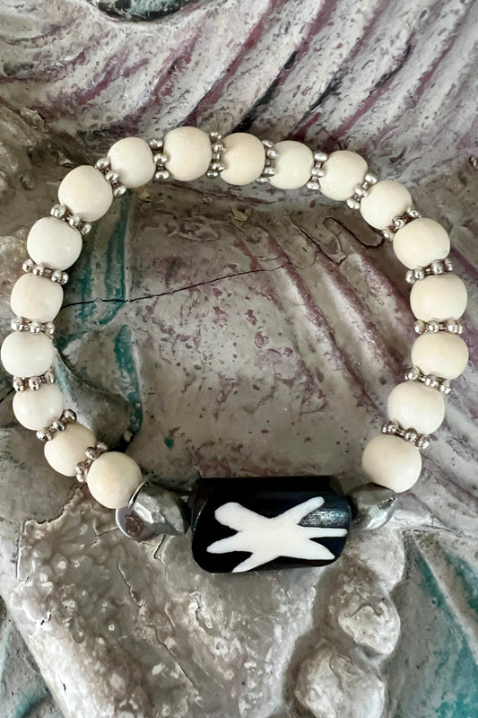 Unika perlearmbånd no. 94