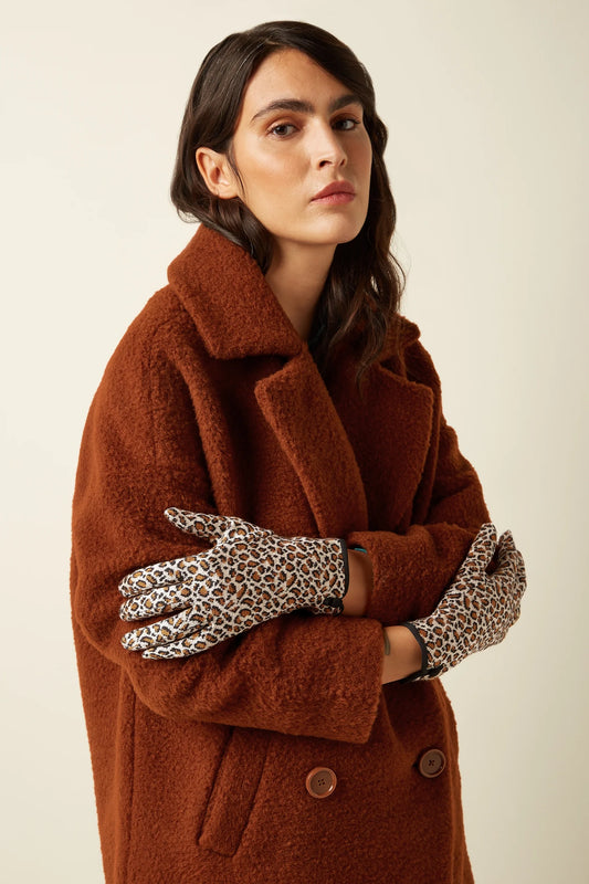 Africa glove peple