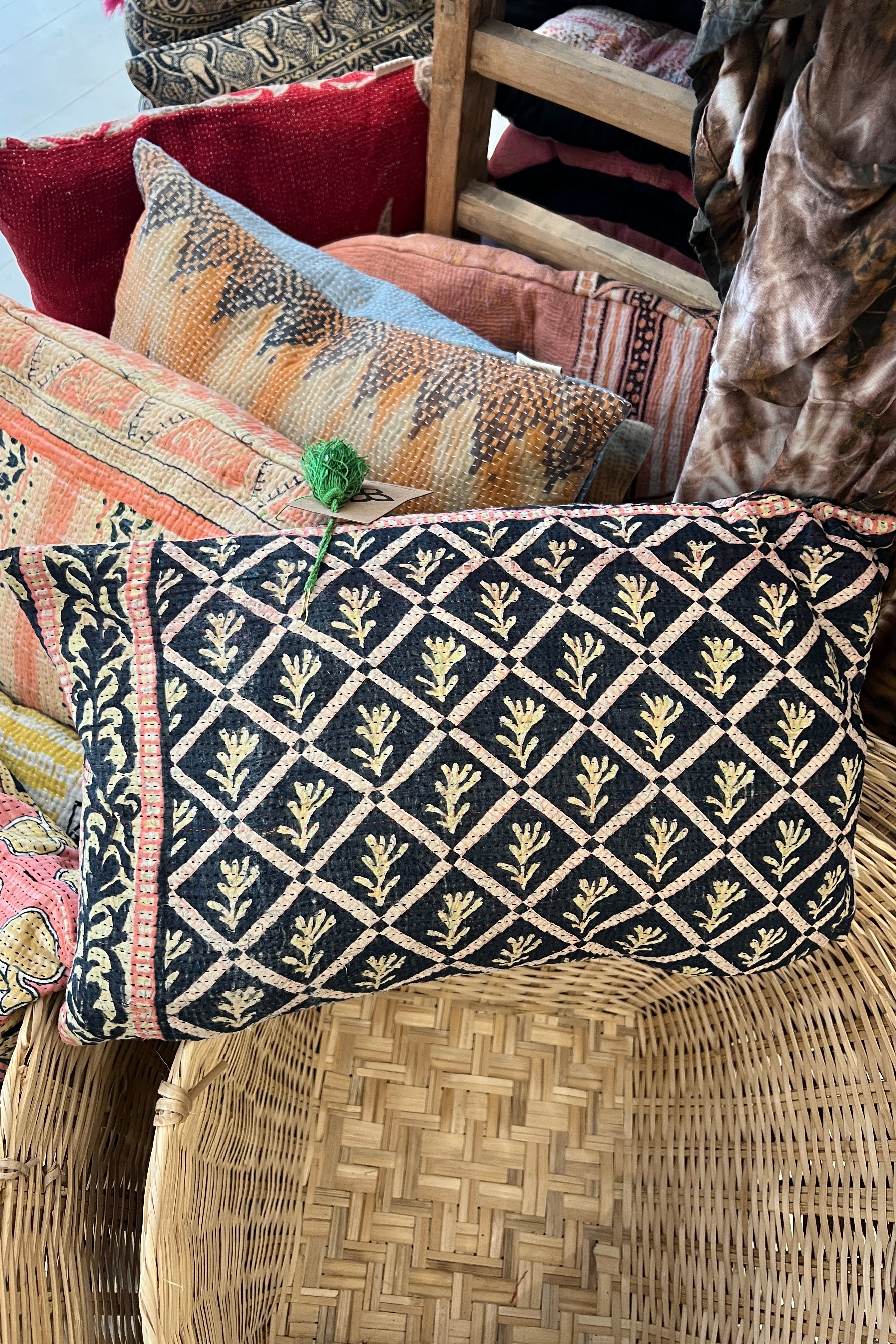 Kantha Pude 30x50 no. 73