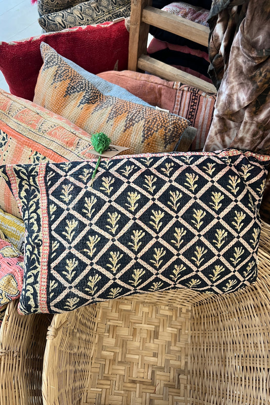 Kantha Pude 30x50 no. 73