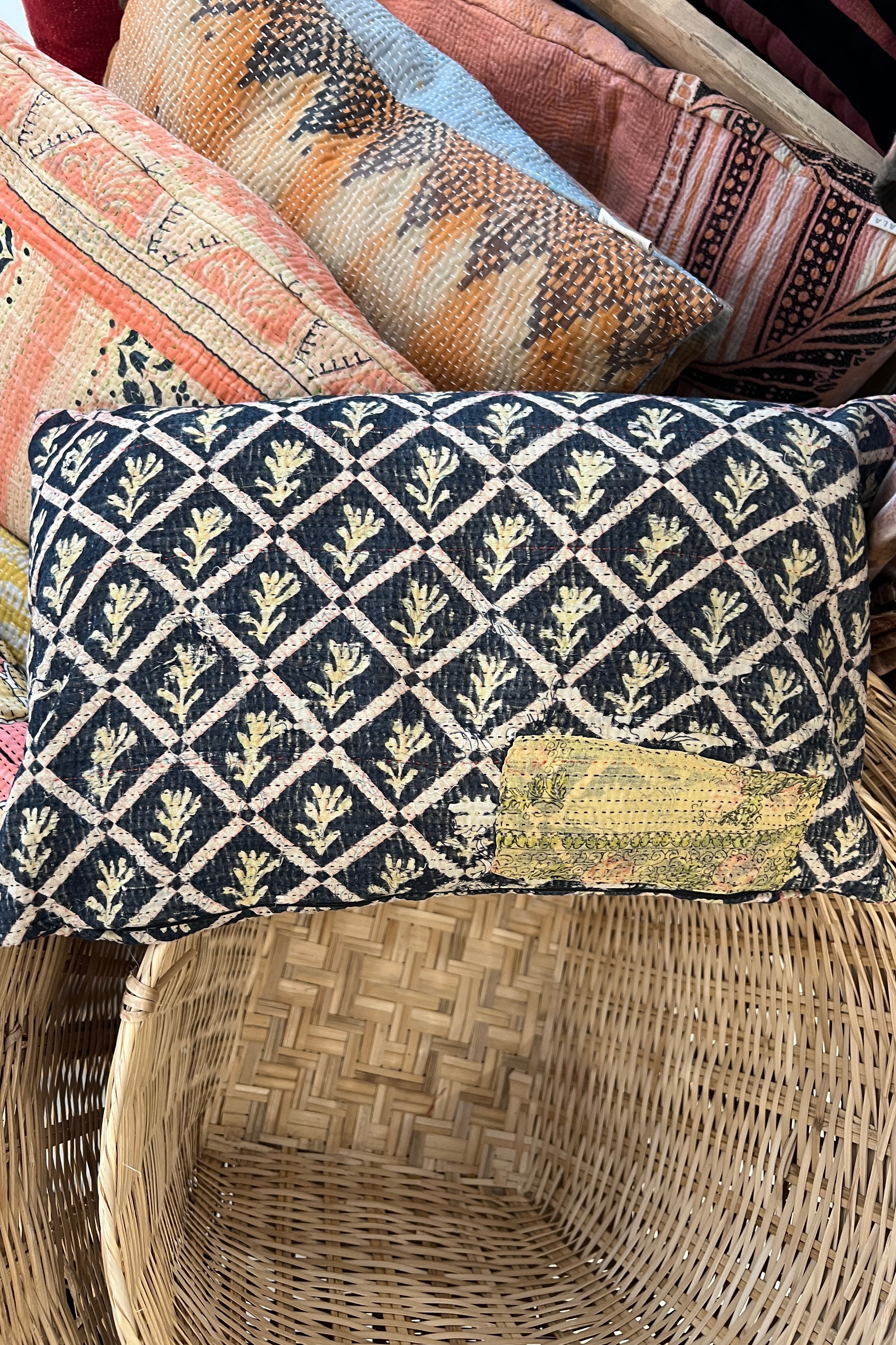 Kantha Pude 30x50 no. 73