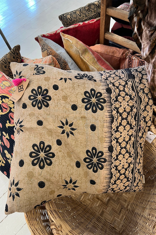 Kantha Pude 60x60 no. 64
