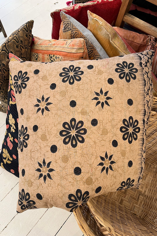 Kantha Pude 60x60 no. 64
