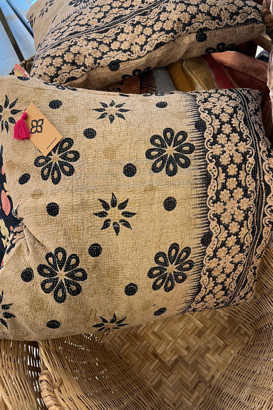 Kantha Pude 60x60 no. 63