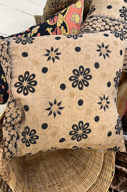 Kantha Pude 60x60 no. 63